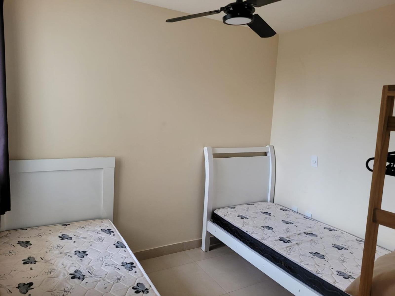 Apartamento Na Praia Do Morro- Guarapari, De Frente, Varanda Ampla, Duas Quadras Da Orla Da Praia Exterior photo